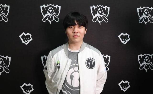 集体出局 集体出局